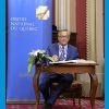 LA PHOTO, en mot Lingala ELILI du Canadien Jean Louis Roy dans l'Ordre National du Québec.